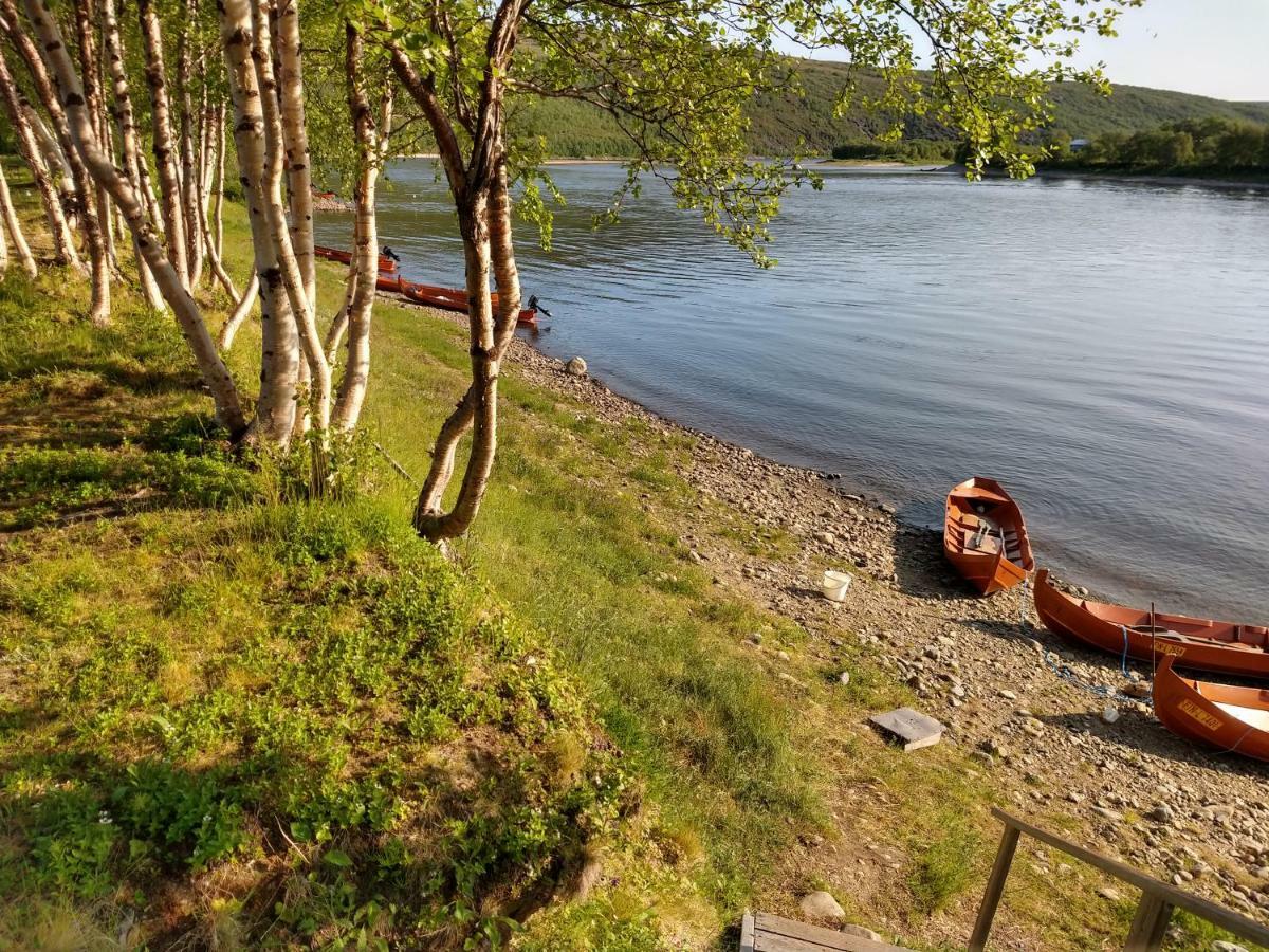 Hotel Vetsikon Leirintaemoekit Utsjoki Esterno foto